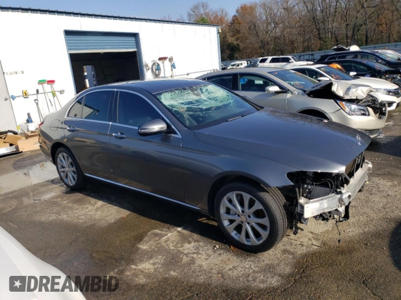 2017 Mercedes-Benz E-Class E 300 Luxury with VIN WDDZF4JB2HA100027, listed as a Copart auction lot 72523932 with 91,845 mi miles. Bid and sale history available at carsss.com. Image 4.