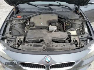 2013 BMW 3 Series 328i z VIN WBA3C1C51DK103209, wystawiony jako Copart lot #51299565 z przebiegiem 107 528 mil mil oraz Szkody całkowita. Historia ofert i sprzedaży dostępna na DreamBid. Obrazek 13.