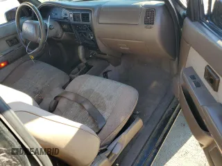 1999 Toyota Tacoma PreRunner with VIN 4TASM92N4XZ455249, listed as a Copart auction lot 81977544 with 210,477 mi miles and Non repairable. Bid and sale history available at DreamBid. Image 8.