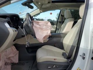 2024 Cadillac XT5 FWD Premium Luxury with VIN 1GYKNCRSXRZ745180, listed as a Copart auction lot 87627615 with 6,753 mi miles and Salvage Title. Bid and sale history available at carsss.com. Image 7.