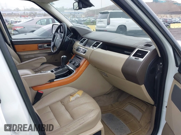 2011 Land Rover Range Rover Sport HSE Lux with VIN SALSK2D40BA264515, listed as a IAAI auction lot 42519529 with 131,310 mi miles and . Bid and sale history available at DreamBid. Image 5.