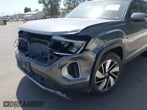 2024 Volkswagen Atlas SE с VIN 1V2KR2CAXRC502457, выставлен на аукционе IAAI как лот 42003296 с пробегом 19 138 миль миль и . История ставок и продаж доступна на DreamBid. Изображение 6.