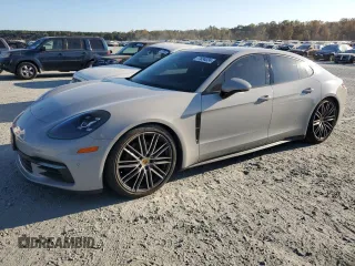 2017 Porsche Panamera with VIN WP0AA2A71HL100806, listed as a Copart auction lot 77834024 with 44,207 mi miles and Salvage title. Bid and sale history available at DreamBid. Image 1.