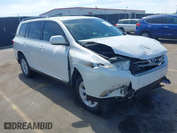 2013 Toyota Highlander with VIN 5TDZA3EH4DS042792, listed as a IAAI auction lot 41820271 with 118,536 mi miles and . Bid and sale history available at DreamBid. Image 1.