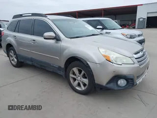 2014 Subaru Outback 2.5i Limited with VIN 4S4BRCLC7E3293659, listed as a IAAI auction lot 41642983 with 137,752 mi miles. Bid and sale history available at carsss.com. Image 1.
