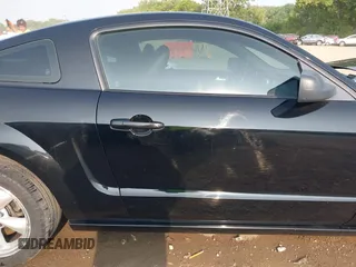 2007 Ford Mustang GT Deluxe with VIN 1ZVFT82H375246120, listed as a IAAI auction lot 42402065 with 160,902 mi miles and . Bid and sale history available at DreamBid. Image 14.