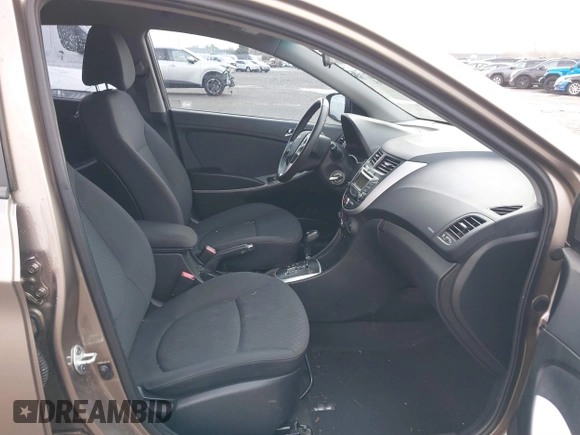 2013 Hyundai Accent SE z VIN KMHCU5AE1DU079830, wystawiony jako IAAI lot #41529695 z przebiegiem 105 637 mil mil oraz . Historia ofert i sprzedaży dostępna na DreamBid. Obrazek 5.