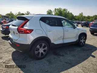 2020 Volvo XC40 Inscription z VIN YV4162UL1L2320498, wystawiony jako Copart lot #58047125 z przebiegiem 64 346 mil mil oraz Szkoda całkowita • Salvage title. Historia ofert i sprzedaży dostępna na DreamBid. Obrazek 3.