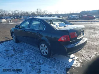 2008 Kia Optima LX with VIN KNAGE123685167925, listed as a IAAI auction lot 41072279 with 168,180 mi miles. Bid and sale history available at carsss.com. Image 3.