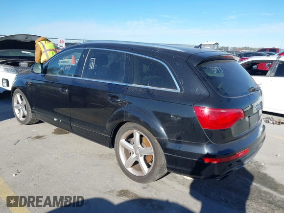 2011 Audi Q7 3.0T S line Prestige with VIN WA1DGBFE8BD005173, listed as a IAAI auction lot 41270572 with 104,732 mi miles. Bid and sale history available at carsss.com. Image 3.