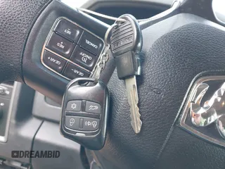 2017 Ram 1500 Express z VIN 1C6RR7KG9HS764758, wystawiony jako IAAI lot #41740070 z przebiegiem 45 194 mil mil oraz . Historia ofert i sprzedaży dostępna na DreamBid. Obrazek 11.