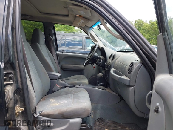 2007 Jeep Liberty Sport z VIN 1J4GL48K47W638630, wystawiony jako IAAI lot #42359834 z przebiegiem 181 539 mil mil oraz . Historia ofert i sprzedaży dostępna na DreamBid. Obrazek 5.