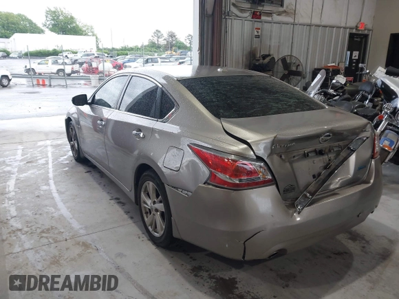 2013 Nissan Altima S with VIN 1N4AL3APXDC210446, listed as a IAAI auction lot 41973949 with 258,640 mi miles and . Bid and sale history available at DreamBid. Image 3.