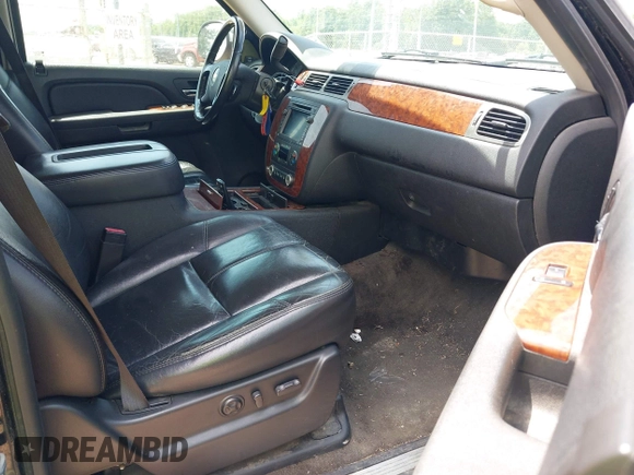 2007 Chevrolet Tahoe LT z VIN 1GNFC13J47J380225, wystawiony jako IAAI lot #42098510 z przebiegiem 248 352 mil mil oraz . Historia ofert i sprzedaży dostępna na DreamBid. Obrazek 5.