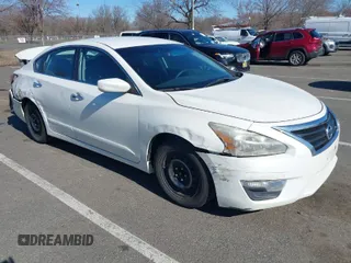 2014 Nissan Altima 2.5 with VIN 1N4AL3AP3EC294417, listed as a IAAI auction lot 41821490 with 102,500 mi miles. Bid and sale history available at carsss.com. Image 1.