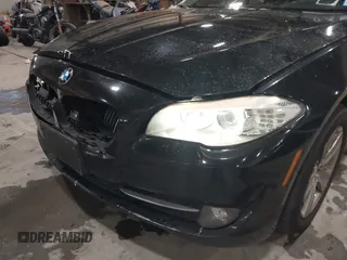 2013 BMW 5 Series 528i xDrive with VIN WBAXH5C57DD109045, listed as a IAAI auction lot 41525875 with 121,549 mi miles. Bid and sale history available at carsss.com. Image 14.