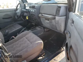 2005 Jeep Wrangler SE with VIN 1J4FA29S95P370542, listed as a Copart auction lot 85571924 with 105,465 mi miles and Salvage Title. Bid and sale history available at carsss.com. Image 8.