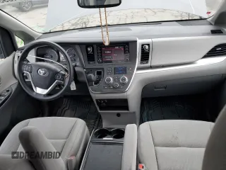 2019 Toyota Sienna LE Auto Access Seat with VIN 5TDKZ3DC1KS009648, listed as a Copart auction lot 88154995 with 68,417 mi miles and Salvage Title. Bid and sale history available at DreamBid. Image 8.