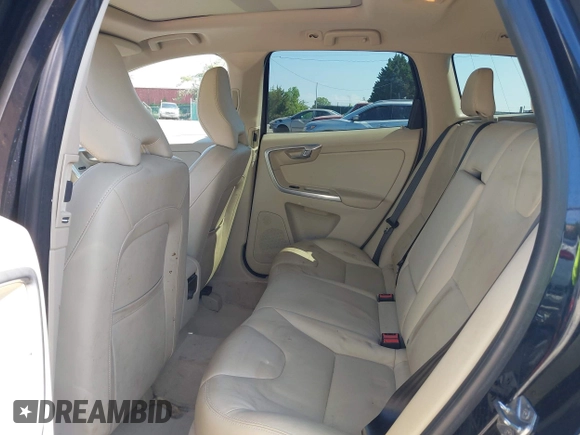 2016 Volvo XC60 T5 Drive-E Premier с VIN YV440MDK3G2785324, выставлен на аукционе IAAI как лот 42215803 с пробегом 62 184 миль миль и . История ставок и продаж доступна на DreamBid. Изображение 8.