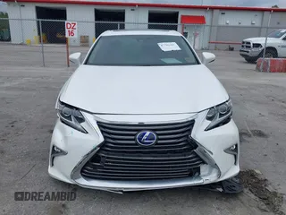 2018 Lexus ES 300h z VIN JTHBW1GG1J2188211, wystawiony jako IAAI lot #42401626 z przebiegiem 37 083 mil mil oraz . Historia ofert i sprzedaży dostępna na DreamBid. Obrazek 13.