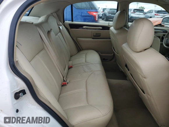 2008 Lincoln Town Car Limited z VIN 2LNHM82V98X636942, wystawiony jako Copart lot #57791415 z przebiegiem 132 930 mil mil oraz Szkoda całkowita • Salvage title. Historia ofert i sprzedaży dostępna na DreamBid. Obrazek 10.