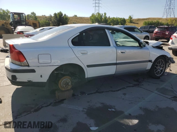 2004 Volvo S60 with VIN YV1RH59H842389027, listed as a Copart auction lot 71309694 with 200,477 mi miles and Salvage Title. Bid and sale history available at carsss.com. Image 3.