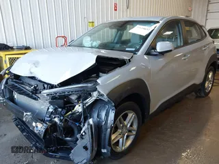 2022 Hyundai Kona SE with VIN KM8K2CAB2NU759376, listed as a IAAI auction lot 41645652 with 34,729 mi miles. Bid and sale history available at carsss.com. Image 2.