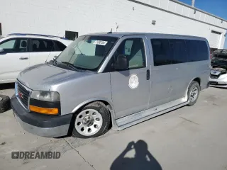 2012 GMC Savana 1LT with VIN 1GKS8CF47C1172784, listed as a Copart auction lot 71385104 with 105,950 mi miles and Salvage Title. Bid and sale history available at carsss.com. Image 1.