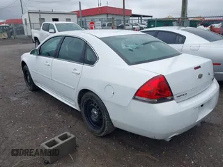 2012 Chevrolet Impala Police Police with VIN 2G1WD5E31C1260889, listed as a IAAI auction lot 41700077 with 117,225 mi miles. Bid and sale history available at carsss.com. Image 3.