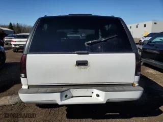 1998 Chevrolet Tahoe with VIN 3GNEK18R6WG128702, listed as a Copart auction lot 49961445 with 154,187 mi miles and Clean Title. Bid and sale history available at carsss.com. Image 6.