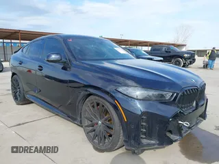2025 BMW X6 xDrive40i z VIN 5UX33EX06S9X64066, wystawiony jako IAAI lot #41870126 z przebiegiem 6 195 mil mil oraz . Historia ofert i sprzedaży dostępna na DreamBid. Obrazek 1.