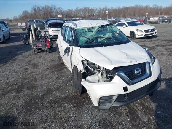 2018 Nissan Kicks SR with VIN 3N1CP5CU9JL531323, listed as a IAAI auction lot 41619636 with 105,146 mi miles. Bid and sale history available at carsss.com. Image 1.