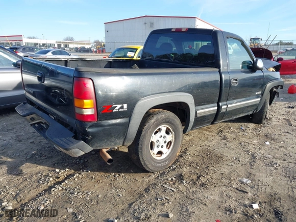 2001 Chevrolet Silverado 1500 LS with VIN 1GCEK14T11Z103743, listed as a IAAI auction lot 41300118 with 1 mi miles. Bid and sale history available at carsss.com. Image 4.