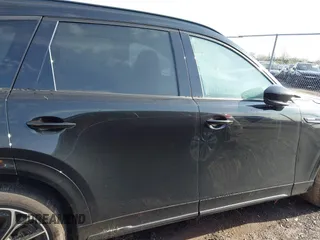 2025 Mazda CX-70 S Premium z VIN JM3KJDHC3S1101758, wystawiony jako IAAI lot #41997770 z przebiegiem Nie podano mil oraz . Historia ofert i sprzedaży dostępna na DreamBid. Obrazek 13.