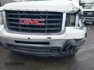 2008 GMC Sierra 3500HD SRW SLT z VIN 1GTHK33648F182602, wystawiony jako IAAI lot #41791227 z przebiegiem 385 336 mil mil oraz . Historia ofert i sprzedaży dostępna na DreamBid. Obrazek 18.