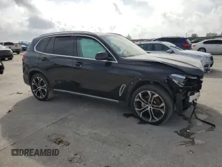 2021 BMW X5 sDrive40i z VIN 5UXCR4C00M9E01511, wystawiony jako Copart lot #54236305 z przebiegiem Nie podano mil oraz Szkoda całkowita • Salvage title. Historia ofert i sprzedaży dostępna na DreamBid. Obrazek 4.