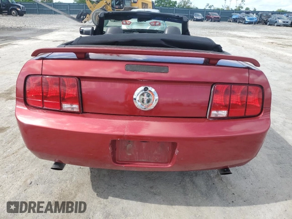 2005 Ford Mustang Deluxe z VIN 1ZVFT84N255250515, wystawiony jako Copart lot #55279355 z przebiegiem 182 633 mil mil oraz Szkoda całkowita • Salvage title. Historia ofert i sprzedaży dostępna na DreamBid. Obrazek 6.