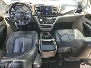 2017 Chrysler Pacifica Touring L with VIN 2C4RC1BG1HR539758, listed as a Copart auction lot 53117135 with 130,628 mi miles and Clean Title. Bid and sale history available at DreamBid. Image 8.