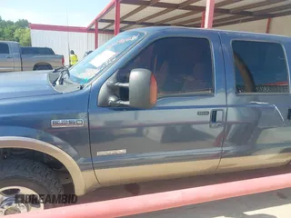 2007 Ford F-250 XL z VIN 1FTSW21P07EA89645, wystawiony jako IAAI lot #42294801 z przebiegiem 380 854 mil mil oraz . Historia ofert i sprzedaży dostępna na DreamBid. Obrazek 14.