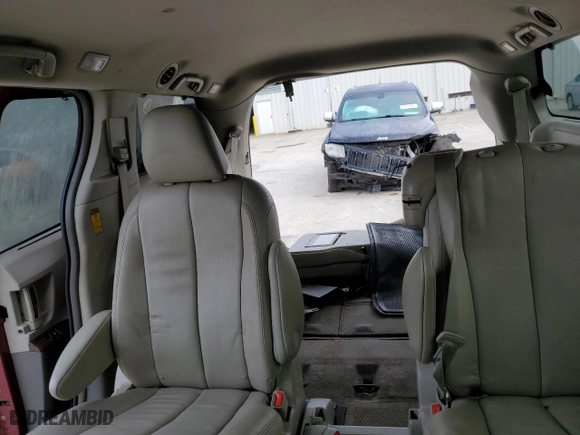 2014 Toyota Sienna XLE with VIN 5TDYK3DC1ES463174, listed as a Copart auction lot 43622065 with 139,406 mi miles and Salvage Title. Bid and sale history available at carsss.com. Image 10.