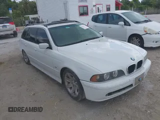 2002 BMW 5 Series 525iAT with VIN WBADS43482GD86937, listed as a IAAI auction lot 41940547 with 196,458 mi miles. Bid and sale history available at carsss.com. Image 1.