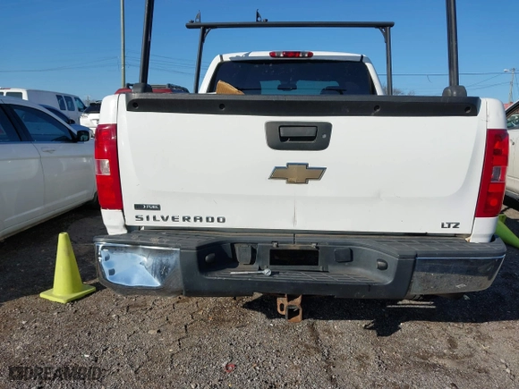 2009 Chevrolet Silverado 1500 LTZ with VIN 1GCEK39079Z114929, listed as a IAAI auction lot 41494959 with 305,078 mi miles. Bid and sale history available at carsss.com. Image 16.