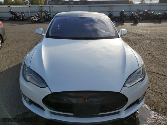 2013 Tesla Model S with VIN 5YJSA1CG3DFP16662, listed as a Copart auction lot 76249044 with 104,727 mi miles and Clean Title. Bid and sale history available at carsss.com. Image 5.