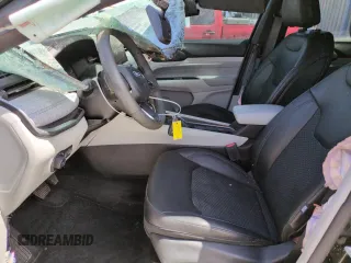2023 Jeep Compass Latitude z VIN 3C4NJDBN0PT509800, wystawiony jako Copart lot #52729195 z przebiegiem 16 050 mil mil oraz Szkoda całkowita • Salvage title. Historia ofert i sprzedaży dostępna na DreamBid. Obrazek 7.