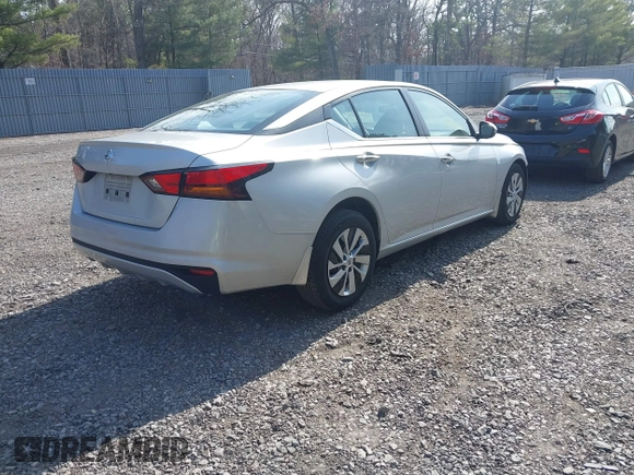 2022 Nissan Altima 2.5 S with VIN 1N4BL4BV6NN359790, listed as a IAAI auction lot 41776342 with 61,513 mi miles. Bid and sale history available at carsss.com. Image 4.