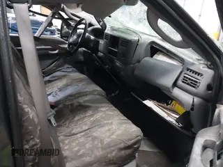 2004 Ford F-250 XL z VIN 1FTNX21L54EA40055, wystawiony jako IAAI lot #41363730 z przebiegiem Nie podano mil oraz . Historia ofert i sprzedaży dostępna na DreamBid. Obrazek 5.