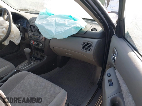 2001 Nissan Sentra GXE z VIN 3N1CB51D01L473085, wystawiony jako IAAI lot #41615385 z przebiegiem 38 731 mil mil oraz . Historia ofert i sprzedaży dostępna na DreamBid. Obrazek 5.