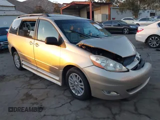 2008 Toyota Sienna XLE with VIN 5TDZK22CX8S186191, listed as a IAAI auction lot 41232329 with 109,103 mi miles. Bid and sale history available at carsss.com. Image 1.