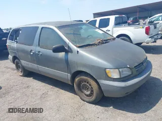 1998 Toyota Sienna LE with VIN 4T3ZF13CXWU053682, listed as a IAAI auction lot 42029382 with 237,471 mi miles. Bid and sale history available at carsss.com. Image 1.
