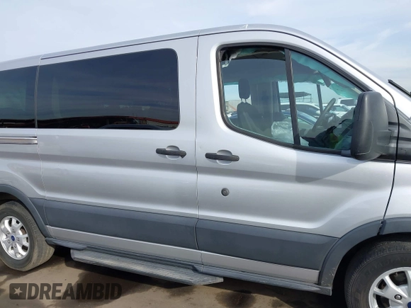 2015 Ford Transit XL z VIN 1FMZK1YMXFKA97523, wystawiony jako IAAI lot #40971108 z przebiegiem 253 712 mil mil oraz . Historia ofert i sprzedaży dostępna na DreamBid. Obrazek 13.